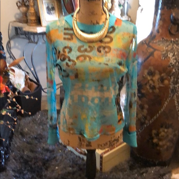 Top - Picture 2 of 11